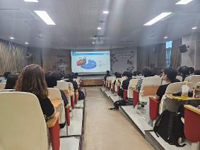 틈새 입시 설명회